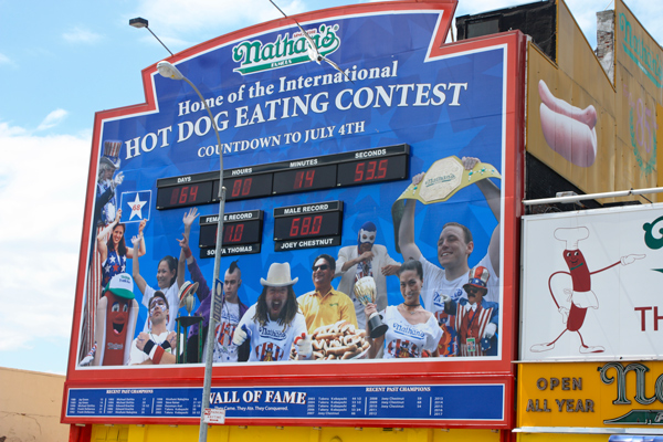 concours-nathan's-hot-dog