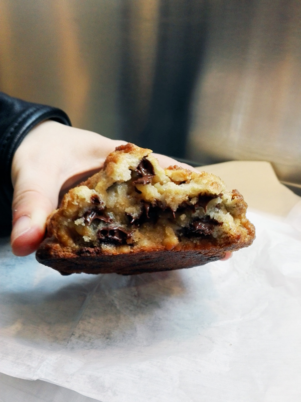 chocolate chip cookie levain bakery